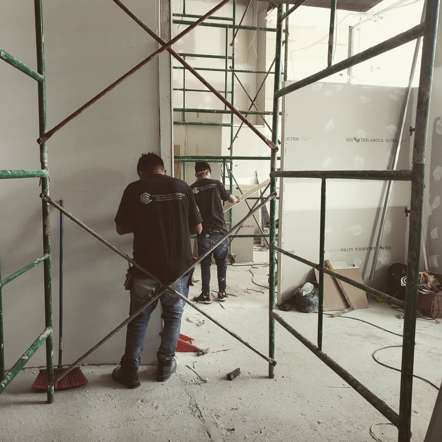 Equipo de Constructora García trabajando en obra